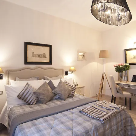 Town House 62 Bed & Breakfast 4*